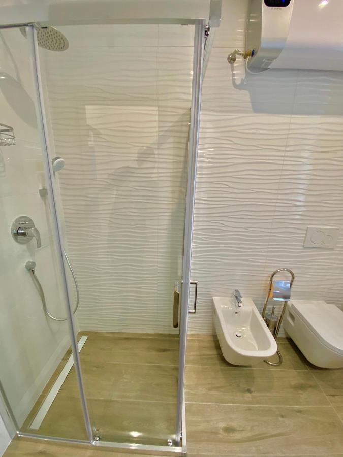 Noel - Three Bedroom With Pool Apartment *