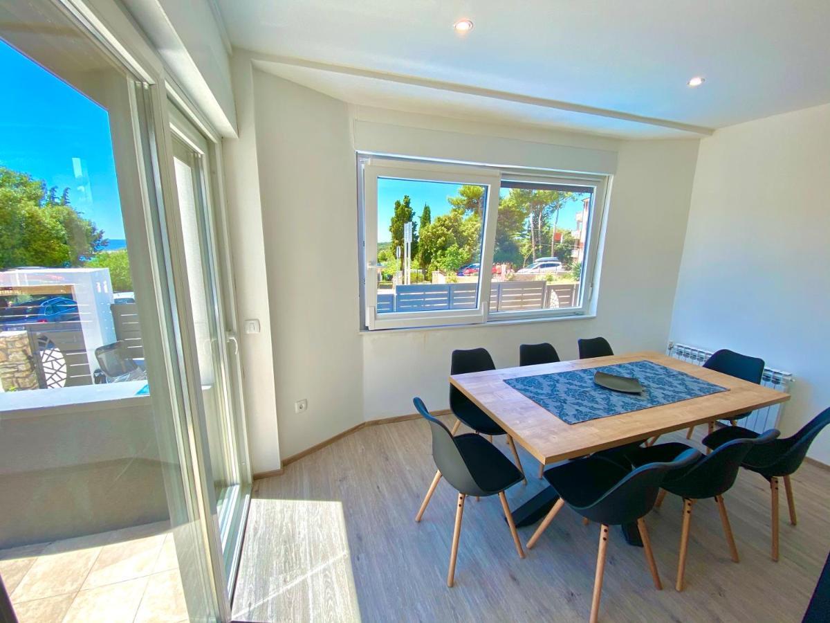 Apartment Noel - Three Bedroom With Pool *