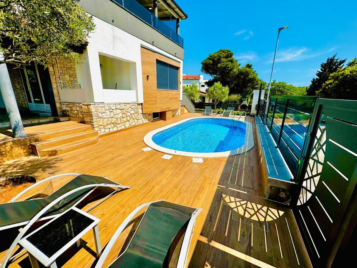Apartment Noel - Three Bedroom With Pool Banjole
