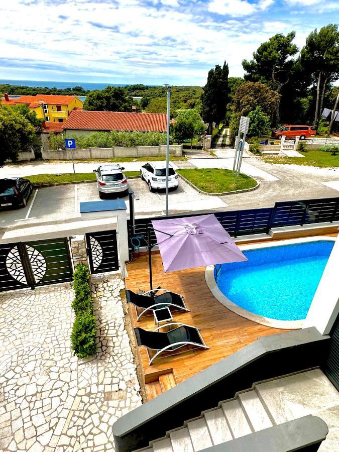 Apartment Noel - Three Bedroom With Pool