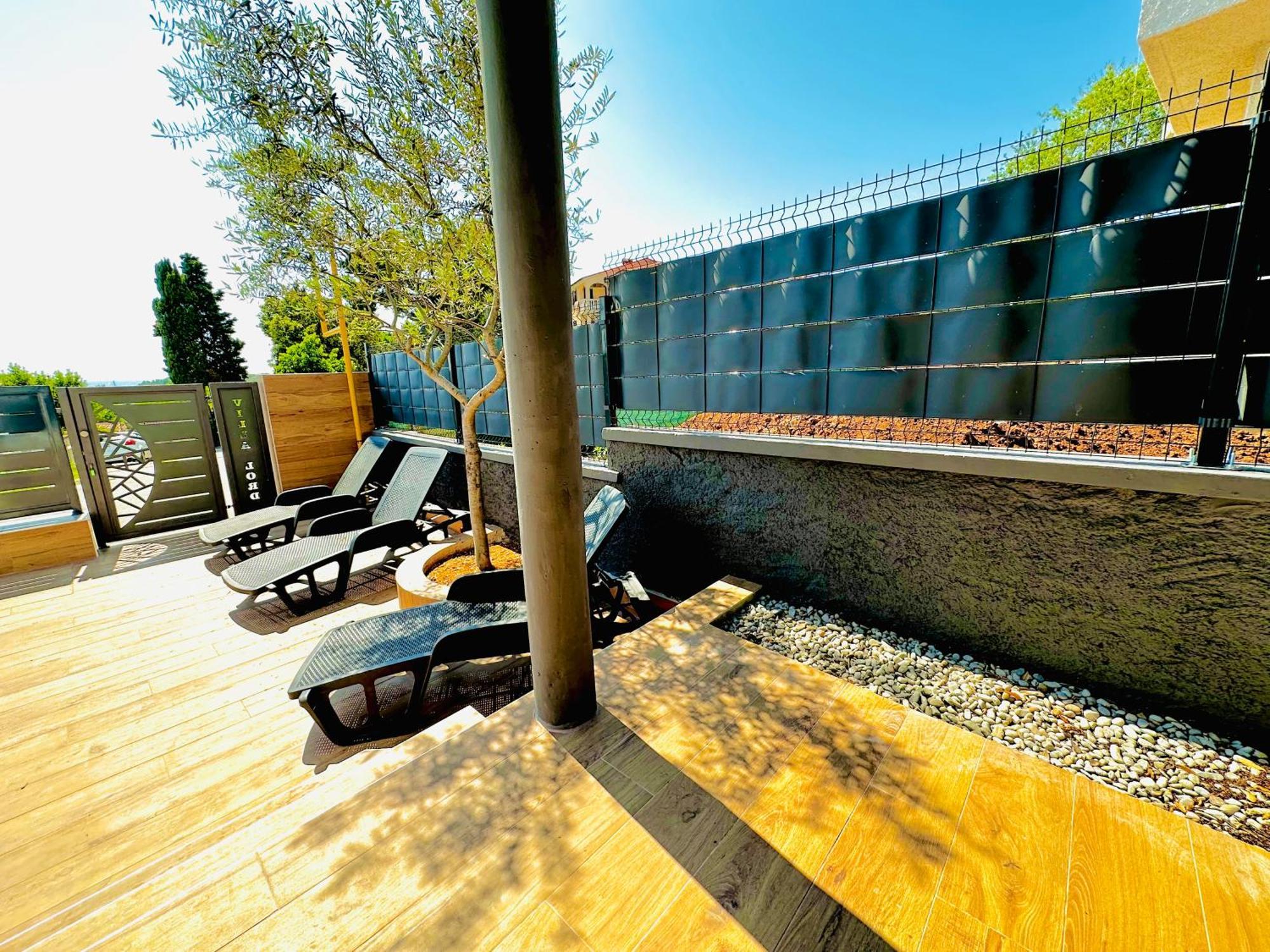 Noel - Three Bedroom With Pool * Banjole
