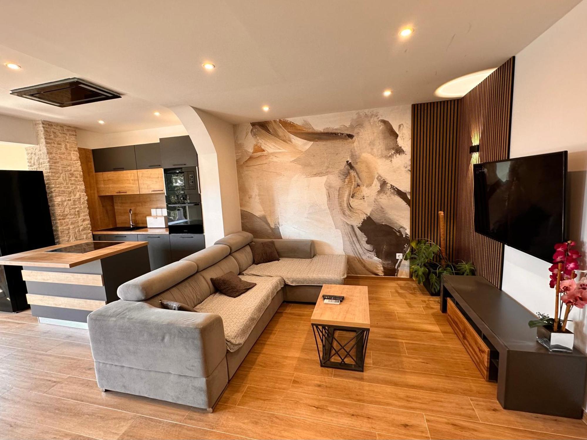Apartment Noel - Three Bedroom With Pool Banjole