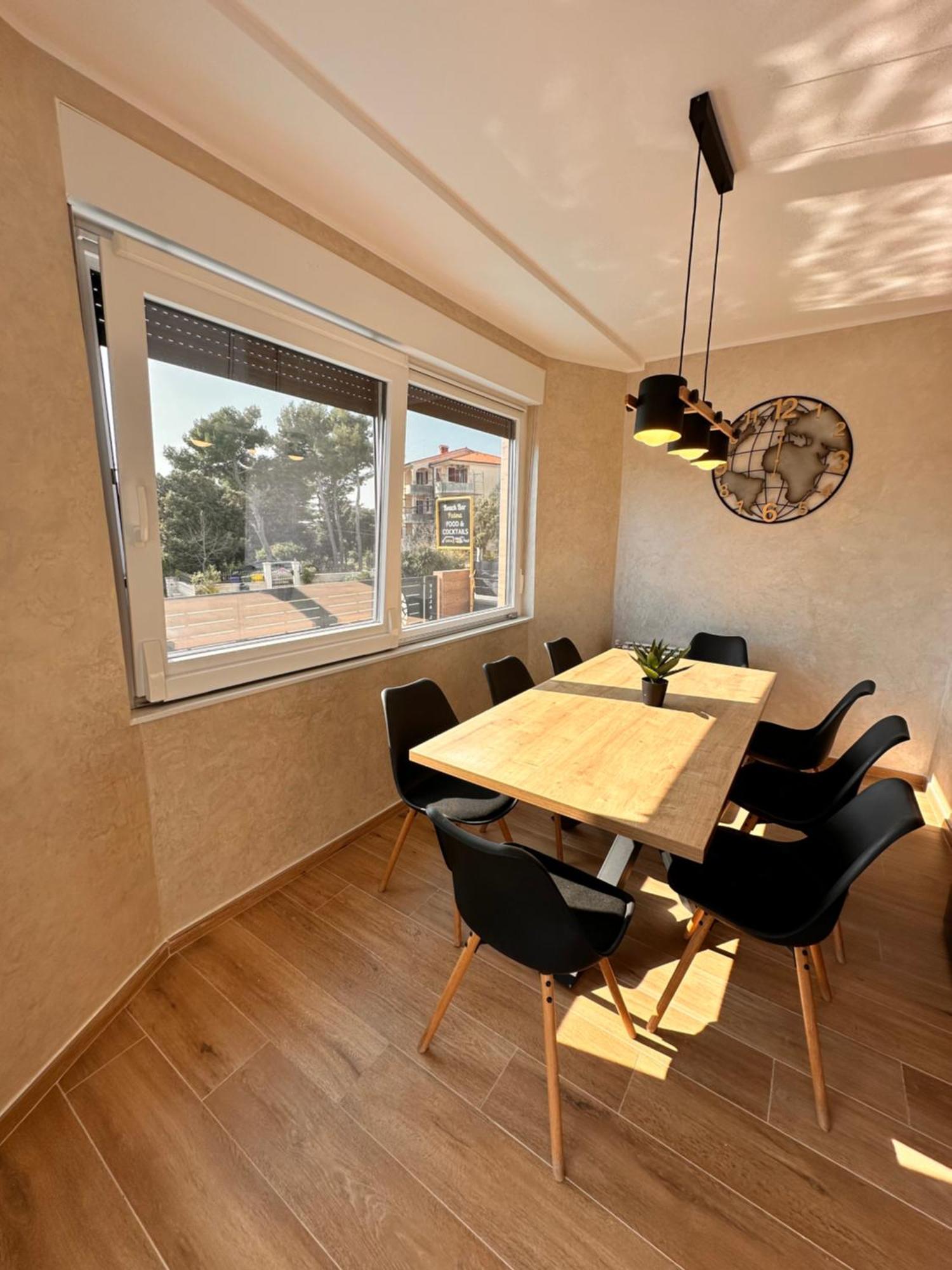 Apartment Noel - Three Bedroom With Pool Banjole