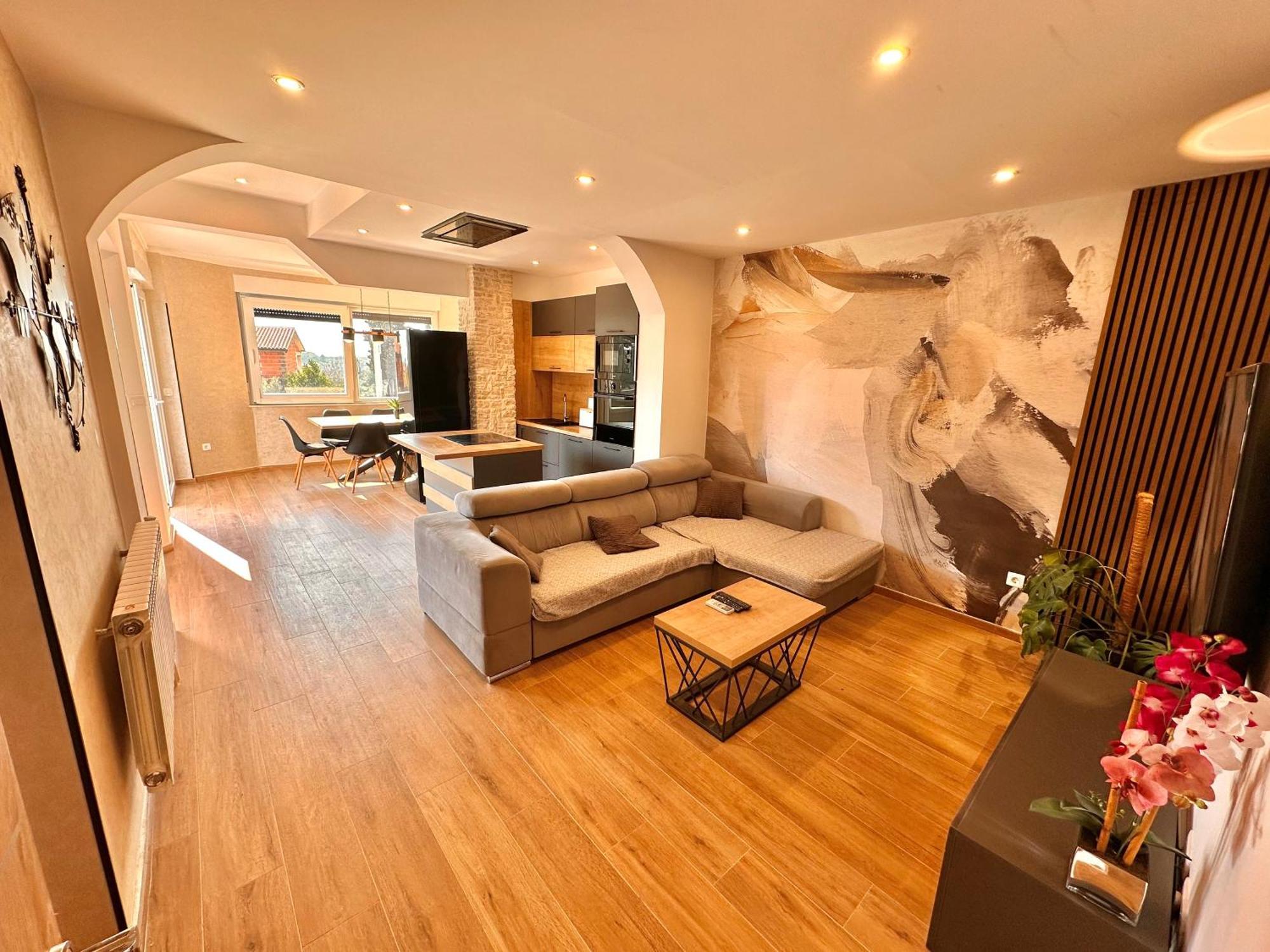 Noel - Three Bedroom With Pool *