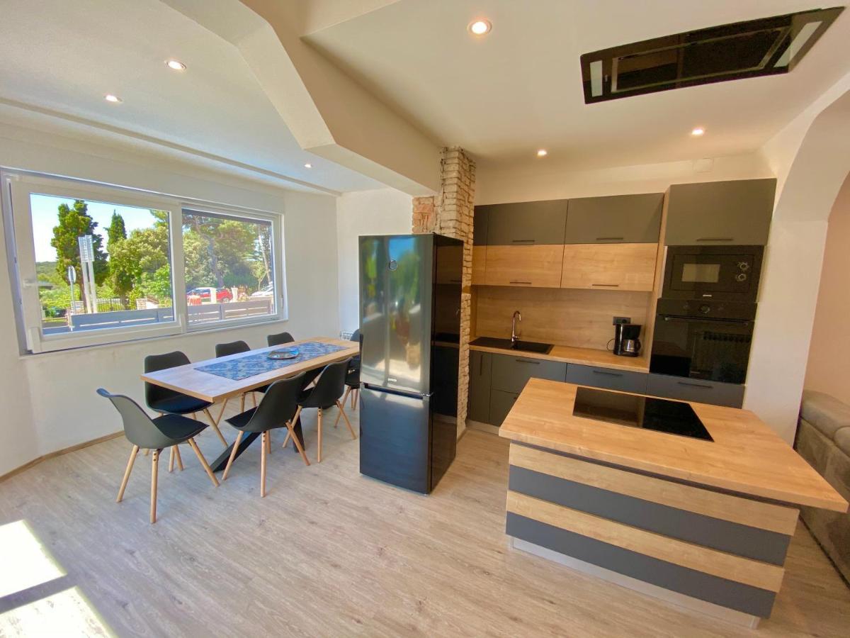 Noel - Three Bedroom With Pool *